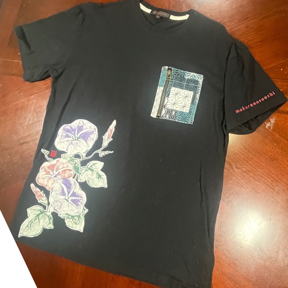 Makuranosoushi Black Graphic T-Shirt Floral Patchwork Zip Pocket Mens LL